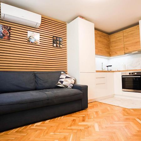 White Central Apartment Varna Esterno foto