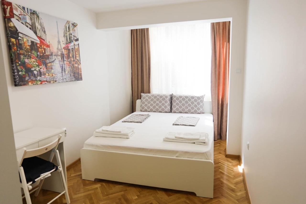 White Central Apartment Varna Esterno foto