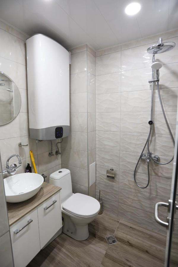 White Central Apartment Varna Esterno foto