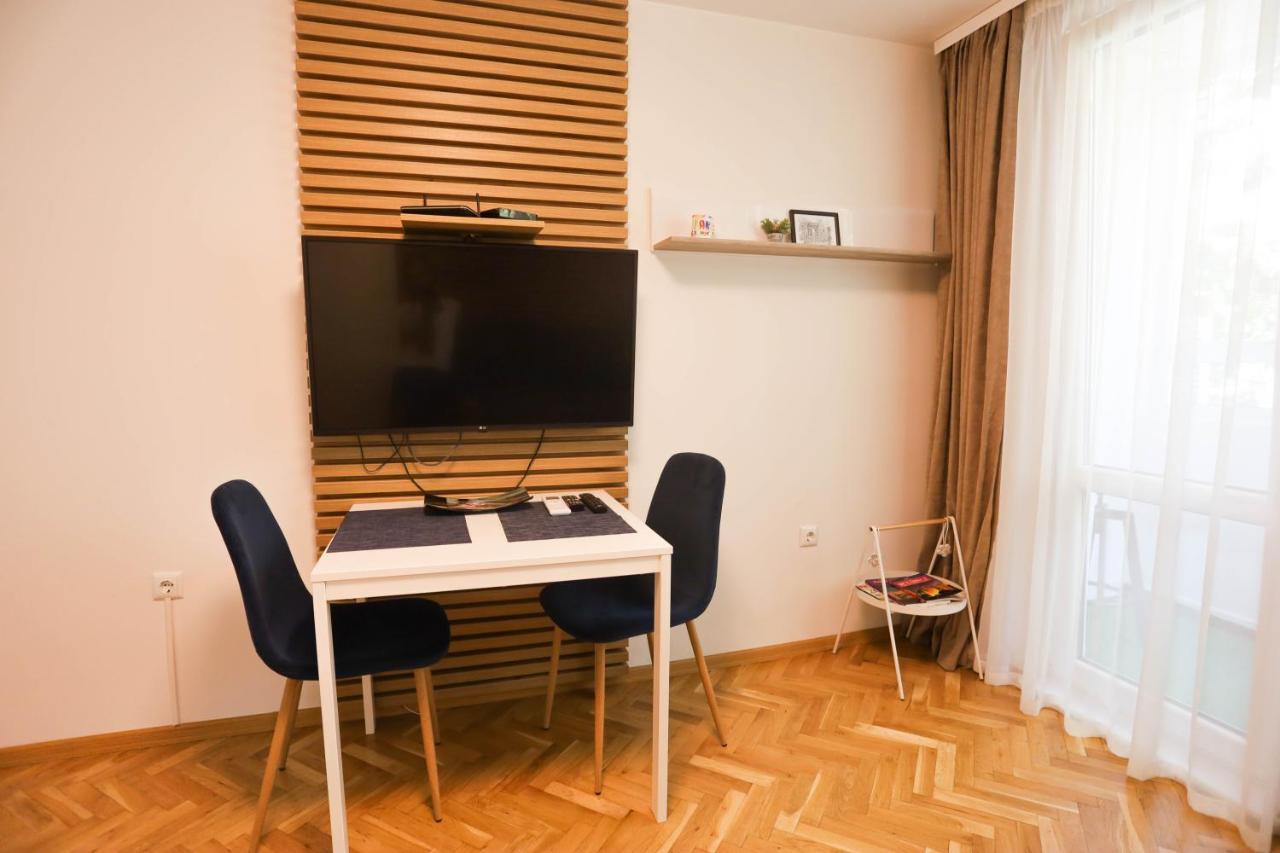 White Central Apartment Varna Esterno foto
