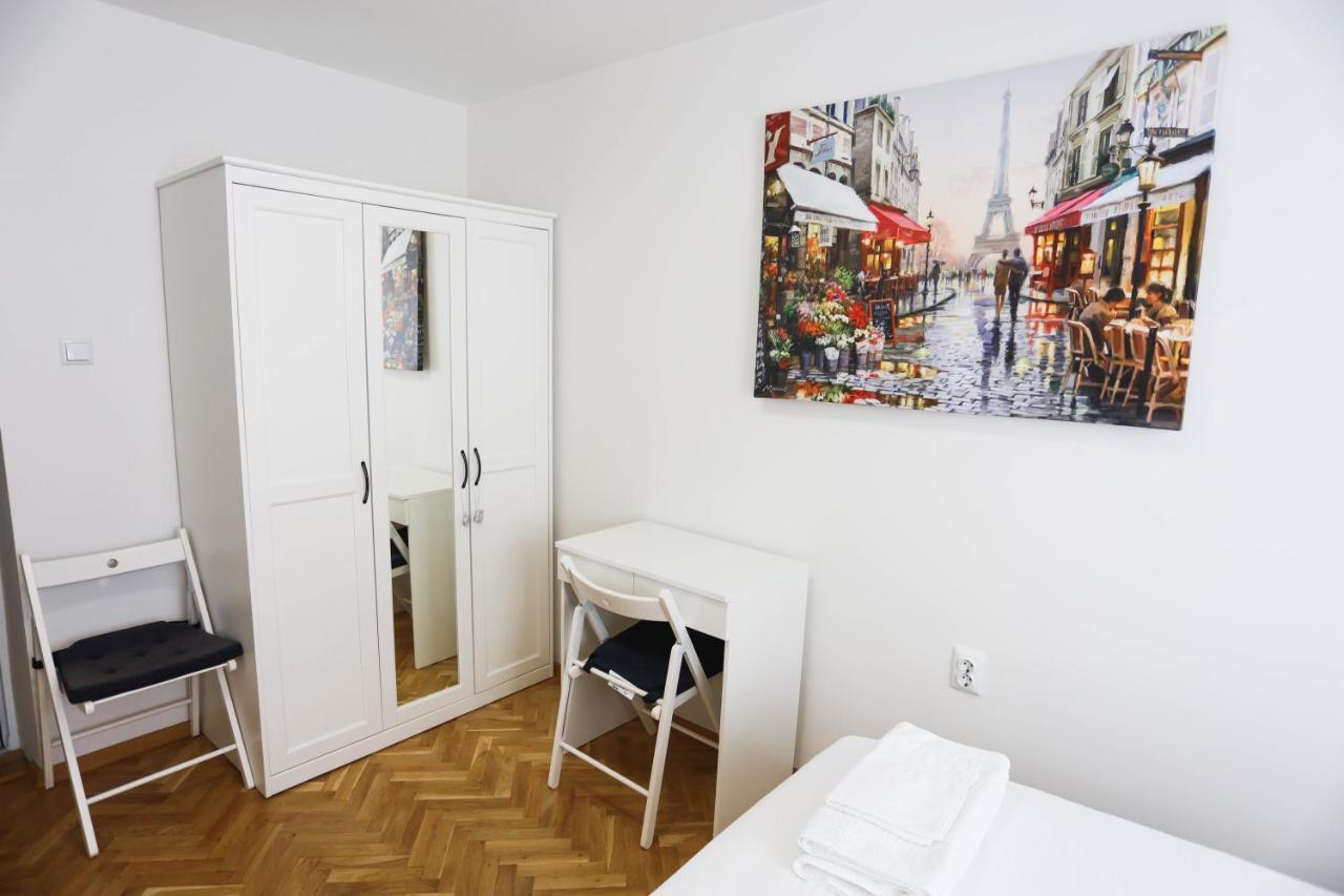 White Central Apartment Varna Esterno foto