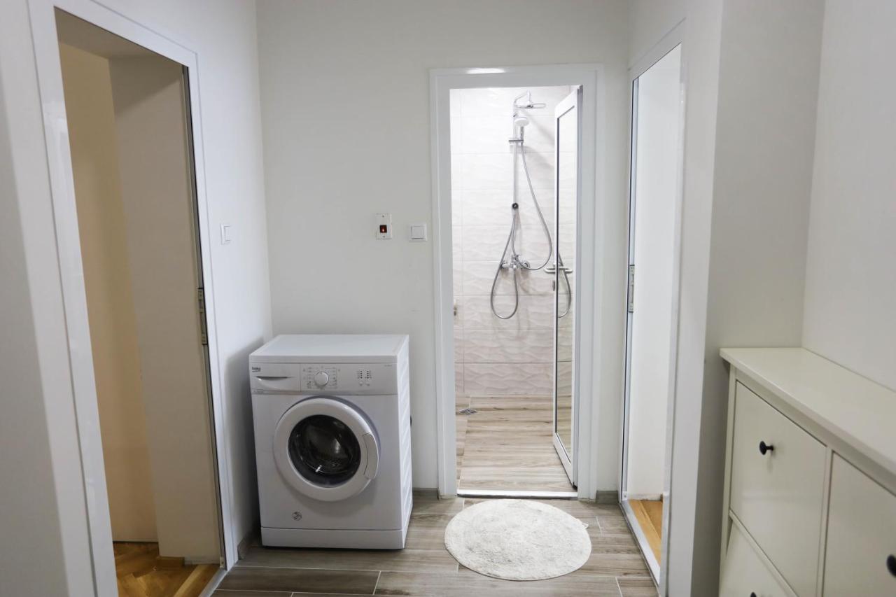 White Central Apartment Varna Esterno foto